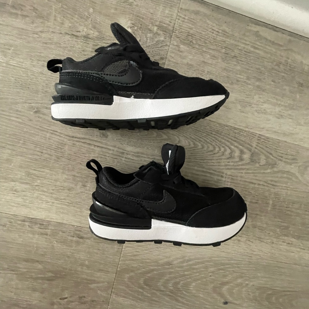 Nike Waffle One Black size 9c